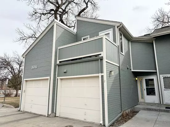 Newly Updated Townhome With Three Balconies In The Coveted Garrison Lakes Community-available Now!! Apartment for rent in Wheat Ridge, CO