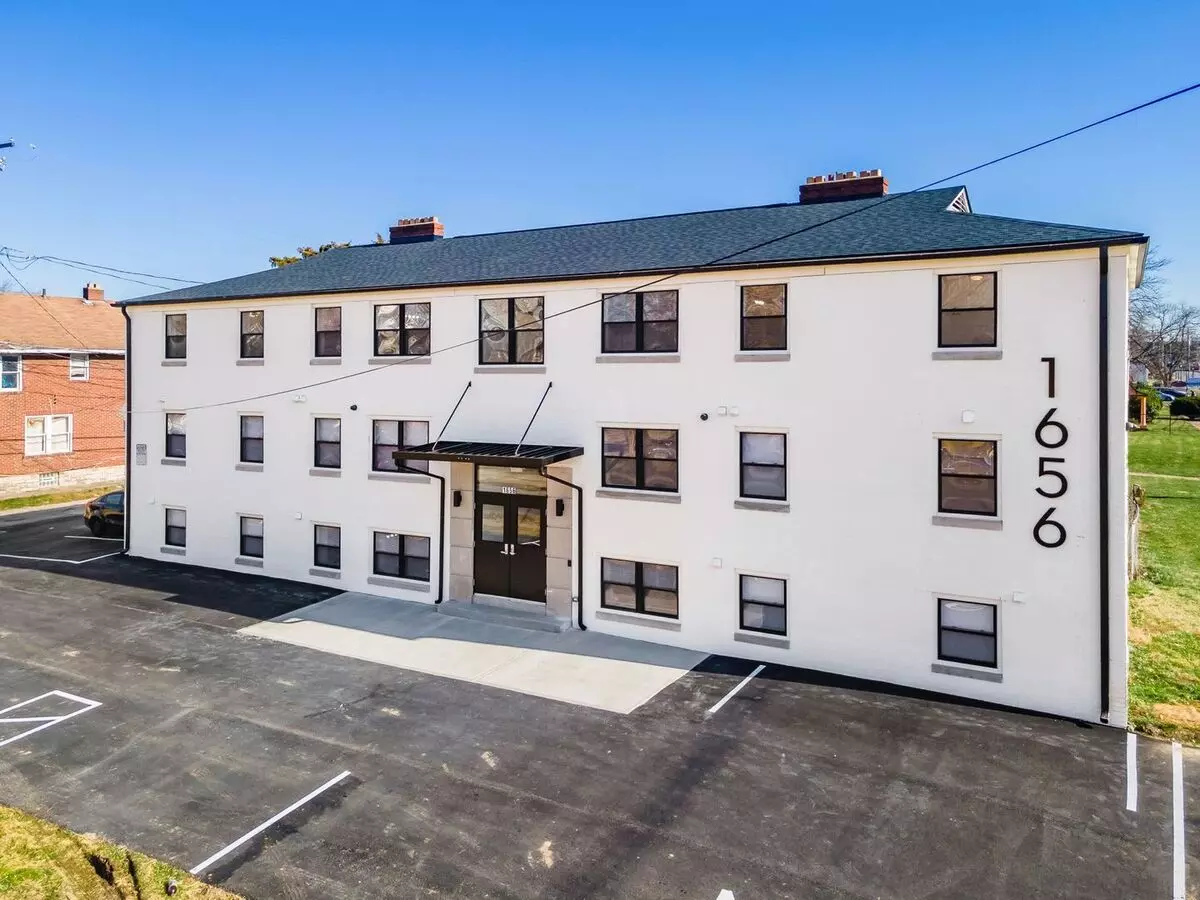 Ideal East Side Location With Easy Downtown Access On Livingston Apartment for rent in Columbus, OH