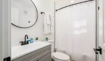 5 of 10 Ideal East Side Location With Easy Downtown Access On Livingston Apartment for rent in Columbus, OH