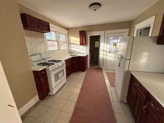 46 Gifford Ave Apartment for rent in Poughkeepsie, NY