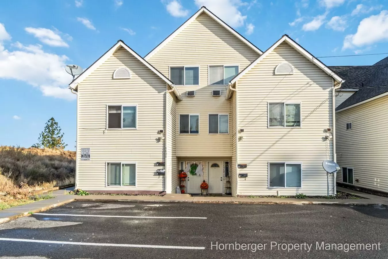 1605 E Hartson Ave Apartment for rent in Spokane, WA