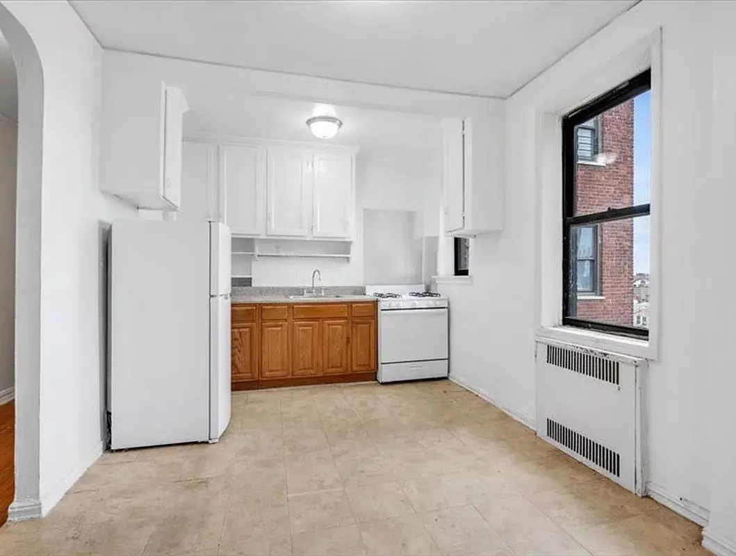 Charming 1-bedroom Apartment For Rent In Elmhurst House for rent in Elmhurst, NY