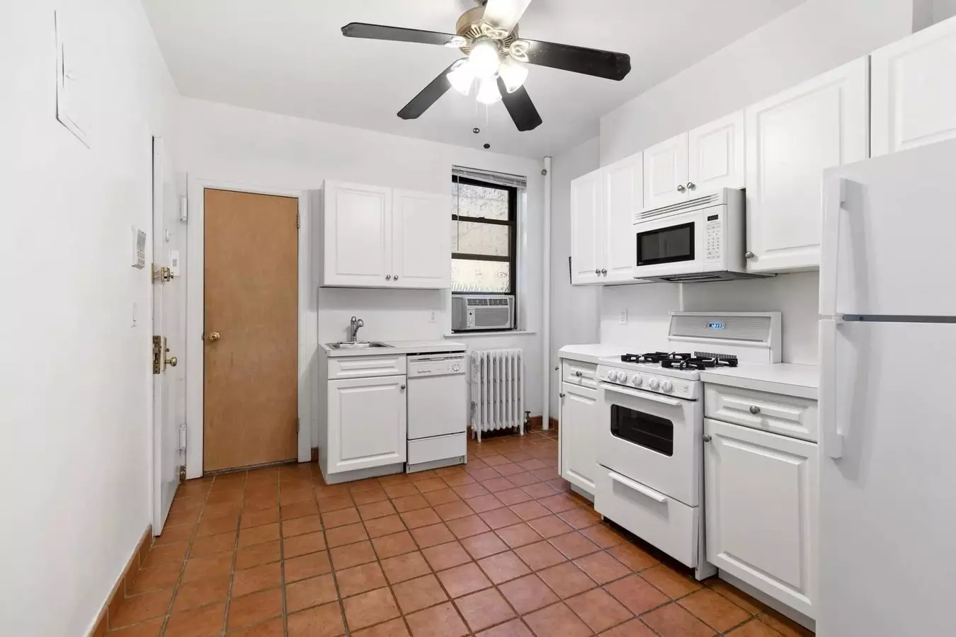 521 E 83rd St Apt 5E House for rent in New York, NY