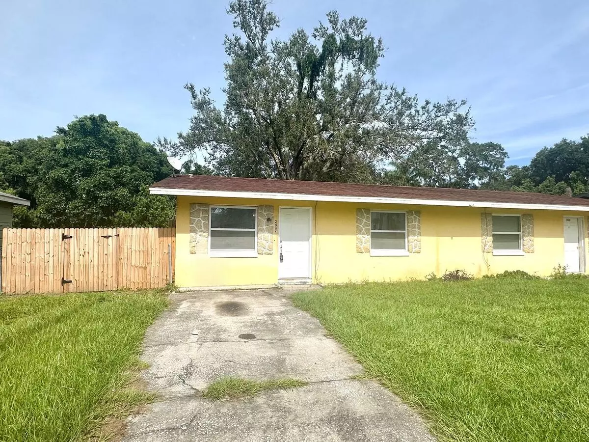 Feel Right-at-home In This Light-filled 2br/1bth With Private Yard! House for rent in Orlando, FL