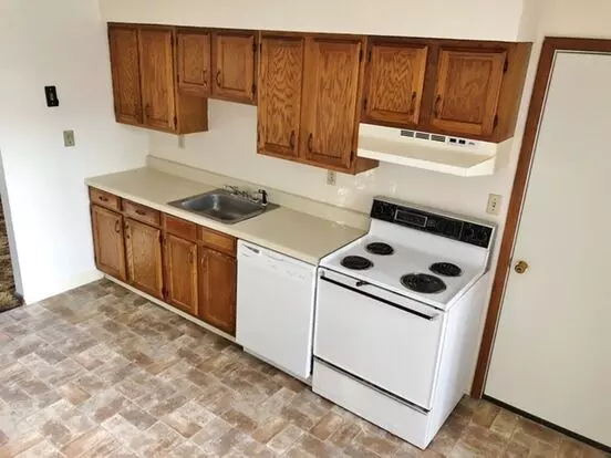 2 Bedroom, 1 Bath, Laundry On Site, Free Storage, Off Street Parking, Updated Apartment for rent in Pittsfield, MA