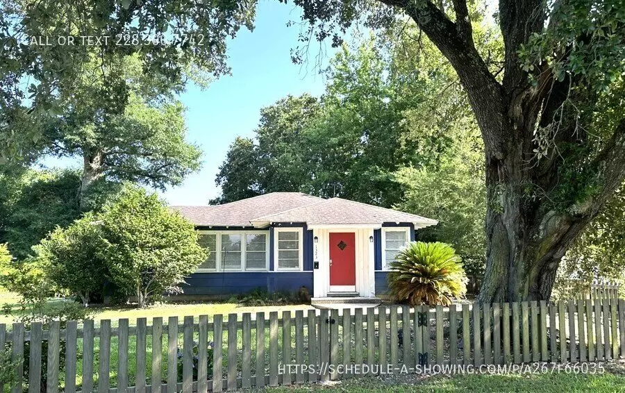 1323 3rd St House for rent in Gulfport, MS