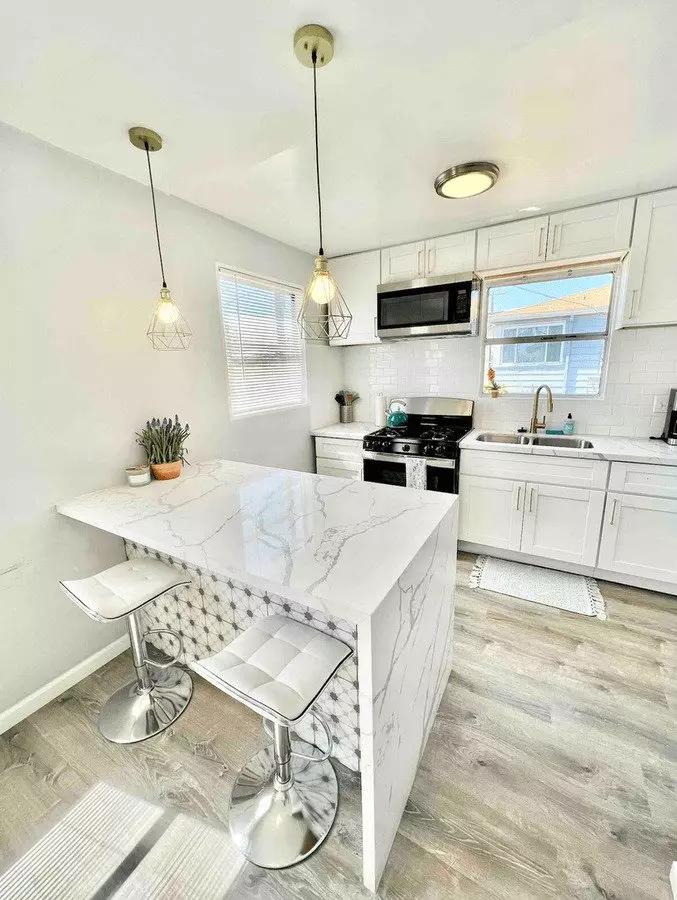 Fully Furnished 2br Home With Huge Yard & Stunning Views – In-unit Washer/dryer! House for rent in San Diego, CA