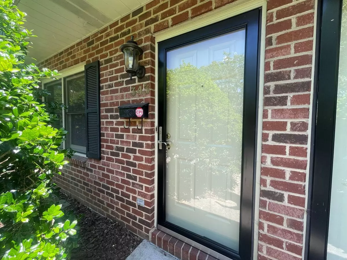 Private 2bd/1.5ba Townhouse In Prime Nw Hickory Location – Ready Now! House for rent in Hickory, NC