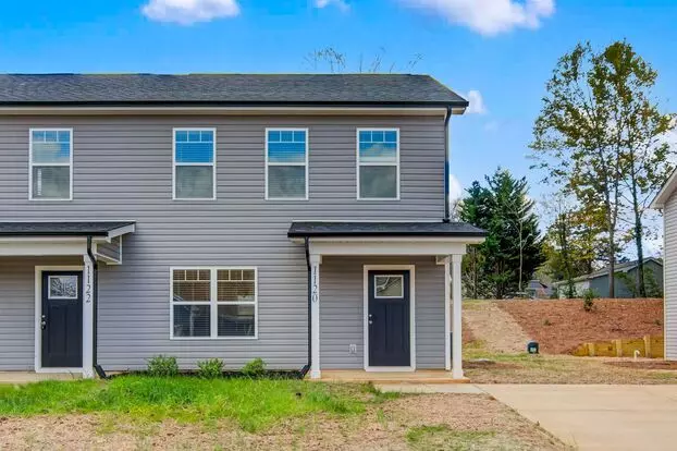Prime Location! 3br Townhome With 2.5 Baths Apartment for rent in Hickory, NC