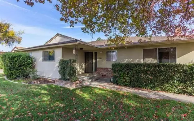 Beautiful 3 Bedroom / 1.5 Bathrooms Apartment for rent in Fresno, CA