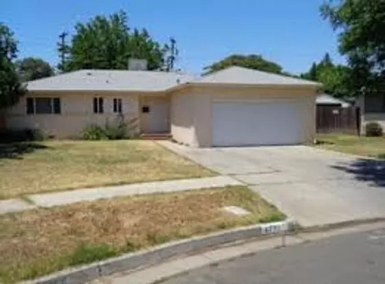 Beautiful 3 Bedroom / Bathroom For Rent $2,300 Apartment for rent in Fresno, CA