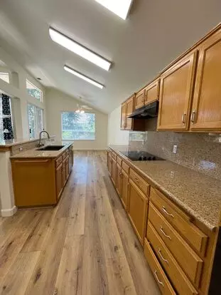 Newly Listed & Ready To Dazzle! Apartment for rent in Fresno, CA