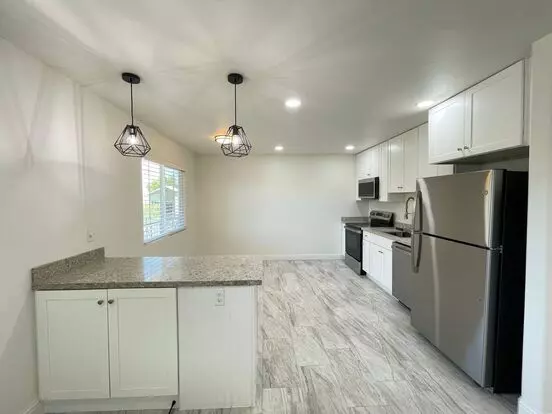 134 N Poplar Ave Apartment for rent in Fresno, CA