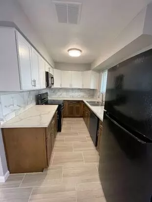 69 W Beverly Dr Apartment for rent in Clovis, CA