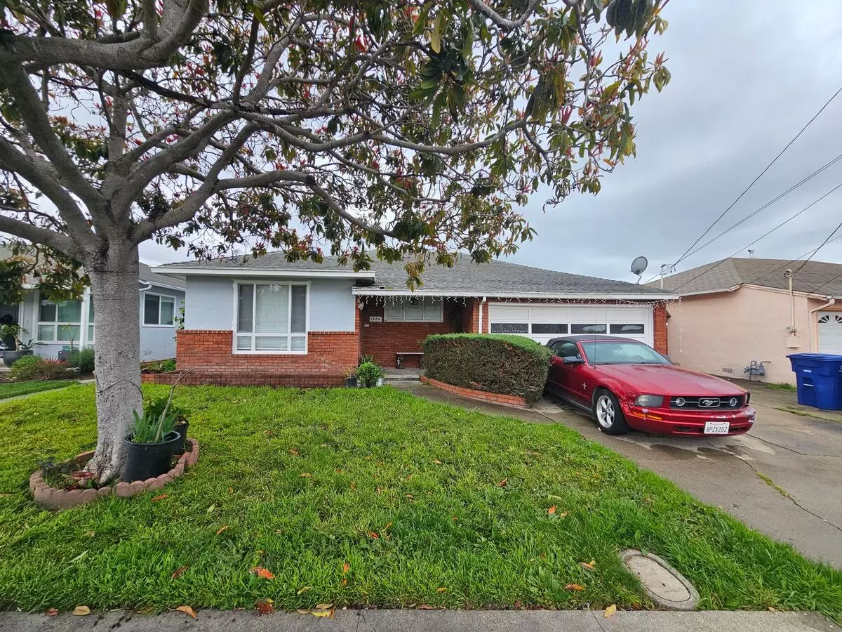 Freshly Updated 3 Bedroom House Looking For A New Tenant In San Leandro! House for rent in San Leandro, CA
