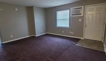 3 of 5 Whitehall Manor Apartment for rent in New Albany, IN