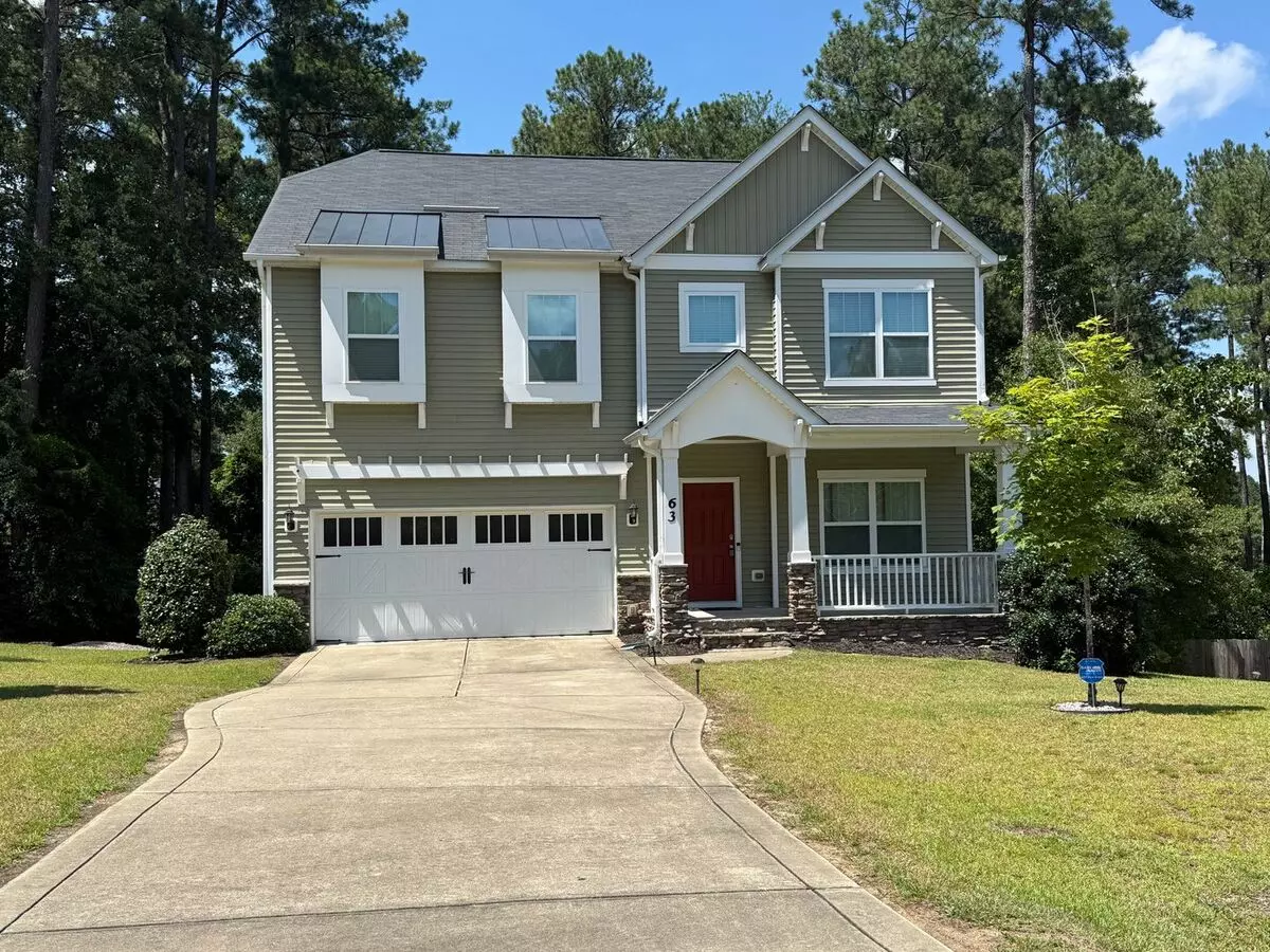 Gorgeous 3 Bed 2.5 Bath Plus Loft Home On Cul-de-sac House for rent in Spring Lake, NC