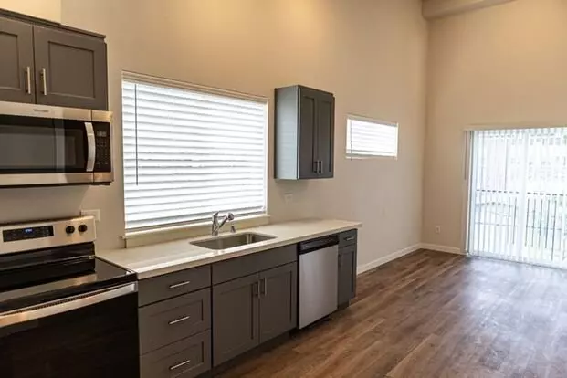 Ground Flr + Ss Appliances + Secured Building! Must See! Apartment for rent in Tacoma, WA