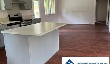 3 of 8 Volcano Farm Lots House for rent in Volcano, HI
