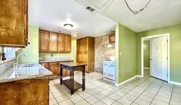 3 of 15 Charming 3-bedroom Home With Fenced Yard And Covered Parking / Pet-friendly / Vouchers Accepted / Available Soon! House for rent in Los Angeles, CA
