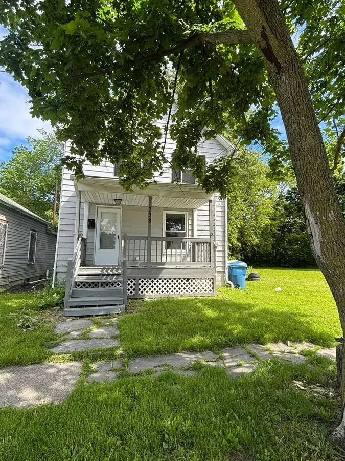 Section 8 Welcome, 4 Bedroom, 1 Bathroom Spacious House for rent in Lorain, OH