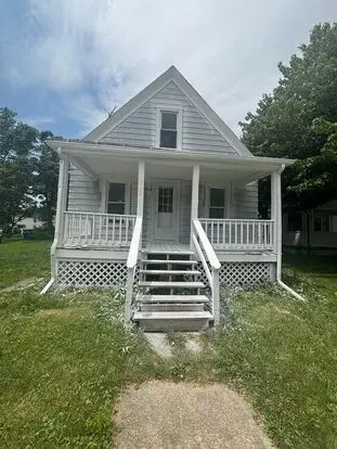 Section 8 Welcome, 3 Bedrooms 1.5 Bath. Spacious Home Apartment for rent in Lorain, OH