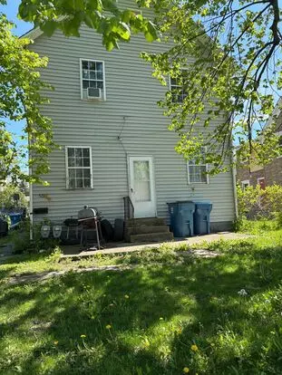 521 W 14th St Apartment for rent in Lorain, OH