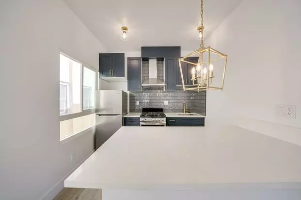 1926 N Whitley Ave Apartment for rent in Los Angeles, CA