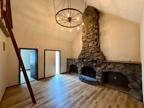2 Bed 1 Bath With A 2 Room Loft - Voucher Accepted Apartment for rent in Springfield, IL