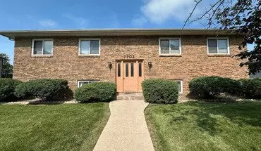 3 of 11 1102 8th St Ct Apartment for rent in Silvis, IL