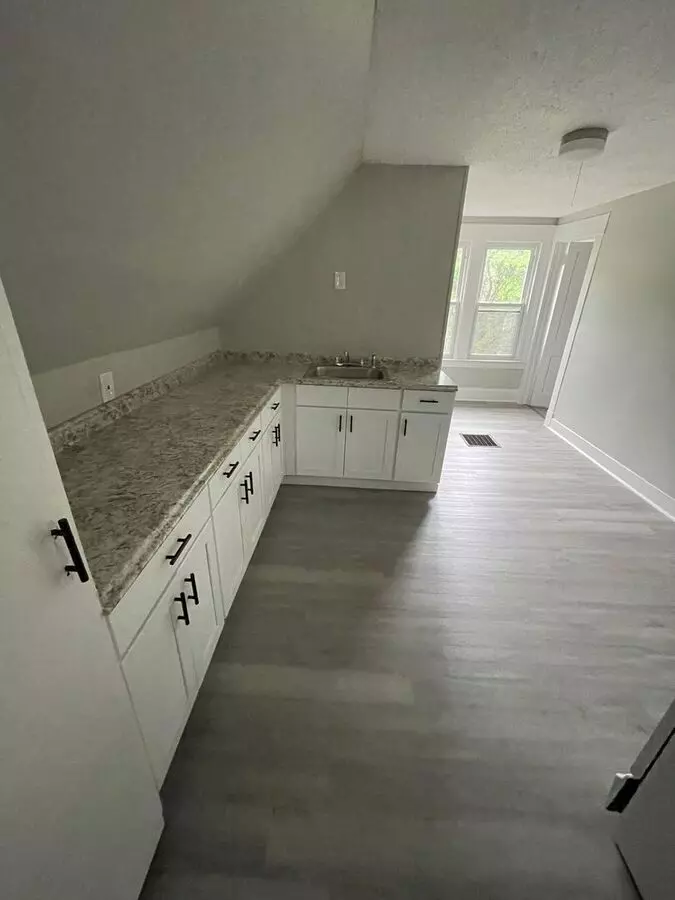 12 Harding Apartment for rent in New Haven, CT