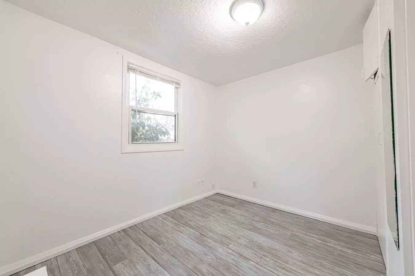 5108-5120 NE Killingsworth Apartment for rent in Portland, OR