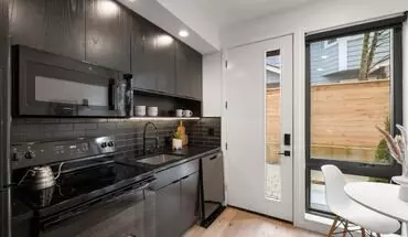 3 of 29 1825 N Rosa Parks Way Apartment for rent in Portland, OR