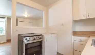 3 of 23 5108-5120 NE Killingsworth Apartment for rent in Portland, OR
