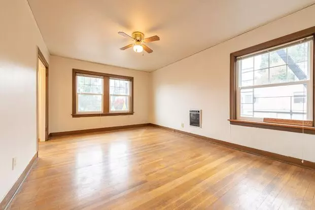 1210 SE 20th Apartment for rent in Portland, OR