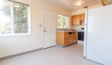 2 of 15 9105-07 NE Hoyt Apartment for rent in Portland, OR