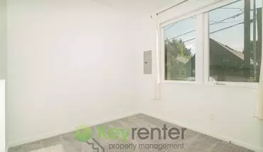 5 of 24 Luxury 3-bedroom Apartment With Rooftop Deck And Ac House for rent in Seattle, WA
