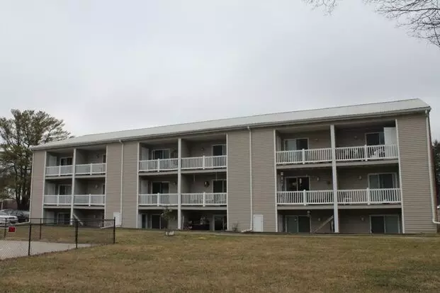 Whitney House Apartments- North County Apartment for rent in Roanoke, VA