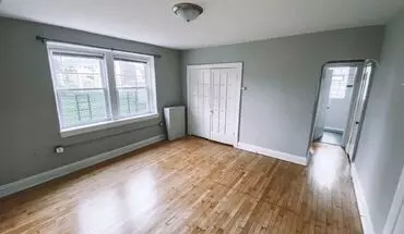 3 of 7 University Crossing II Apartment for rent in Milwaukee, WI