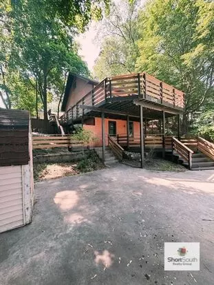 Fully Furnished 1.5 Bath Home In Muskegon Ft Away From The Yacht Club. Apartment for rent in Muskegon, MI