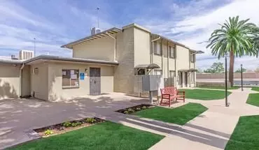 4 of 8 Cypress Manor Apartments Apartment for rent in Phoenix, AZ