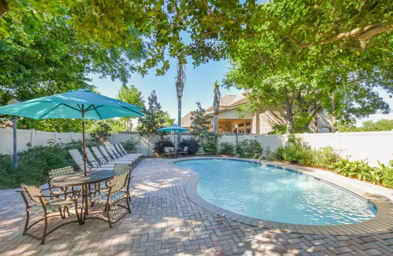 Lanai Apartment for rent in Metairie, LA