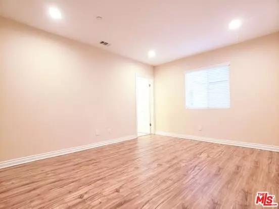 1142 S Mariposa Ave Apartment for rent in Los Angeles, CA