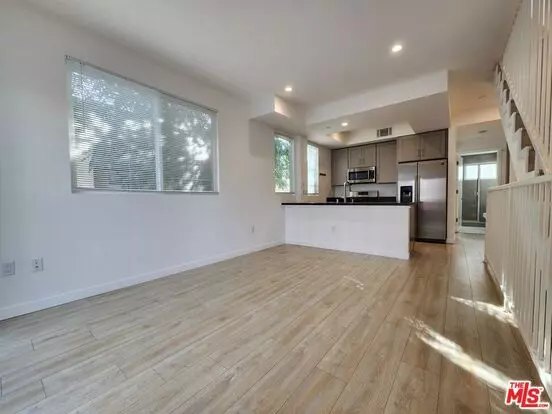 1211 1/2 Fedora St Apartment for rent in Los Angeles, CA