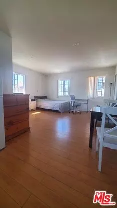 805 E 21st St Apartment for rent in Los Angeles, CA