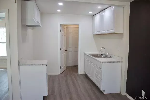 366 E 55th St Apartment for rent in Los Angeles, CA