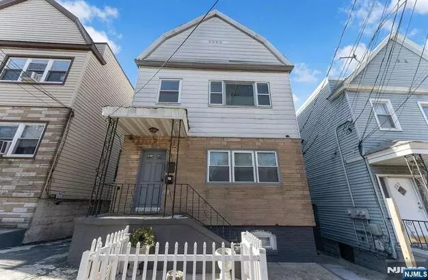 327 Columbia Ave Apartment for rent in Jersey City, NJ