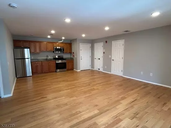 425 Van Houten Ave Apartment for rent in Passaic, NJ