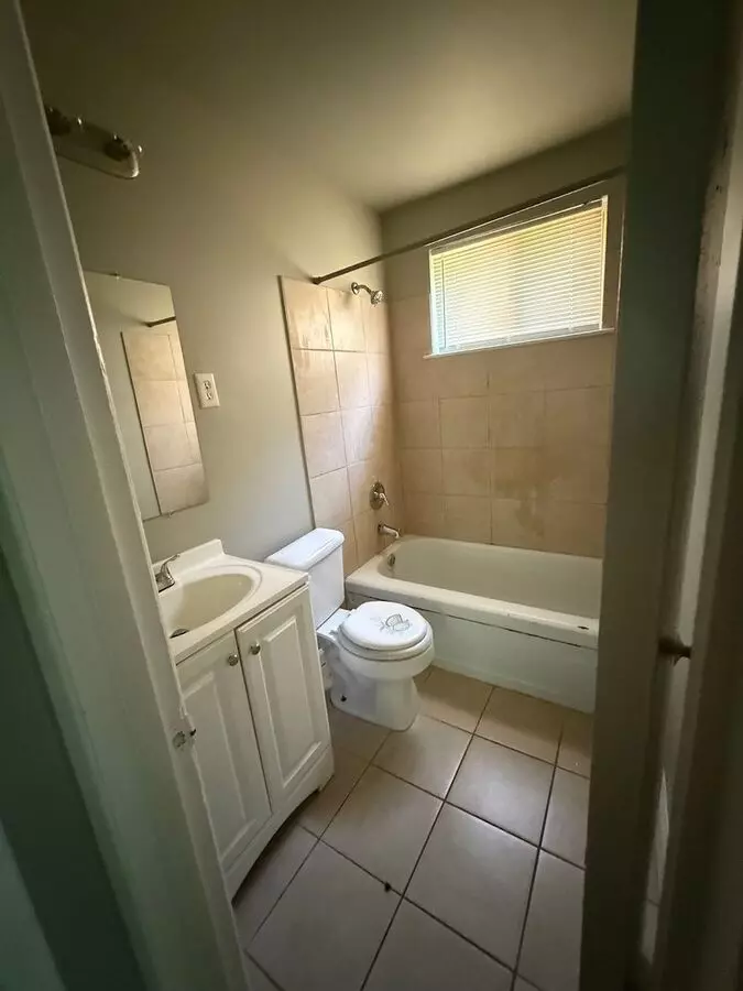 2 of 4 1022 N Second Apartment for rent in Memphis, TN