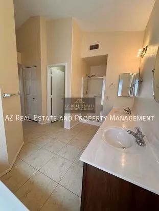 8528 W Pershing Ave Apartment for rent in Peoria, AZ